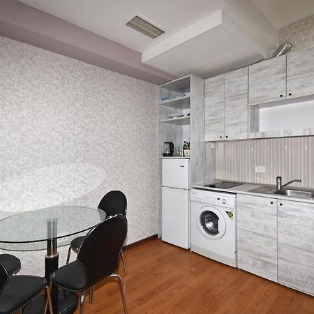 Armenak Apartment No 8, Abovyan Street 耶烈万 外观 照片