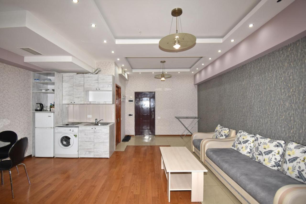 Armenak Apartment No 8, Abovyan Street 耶烈万 外观 照片
